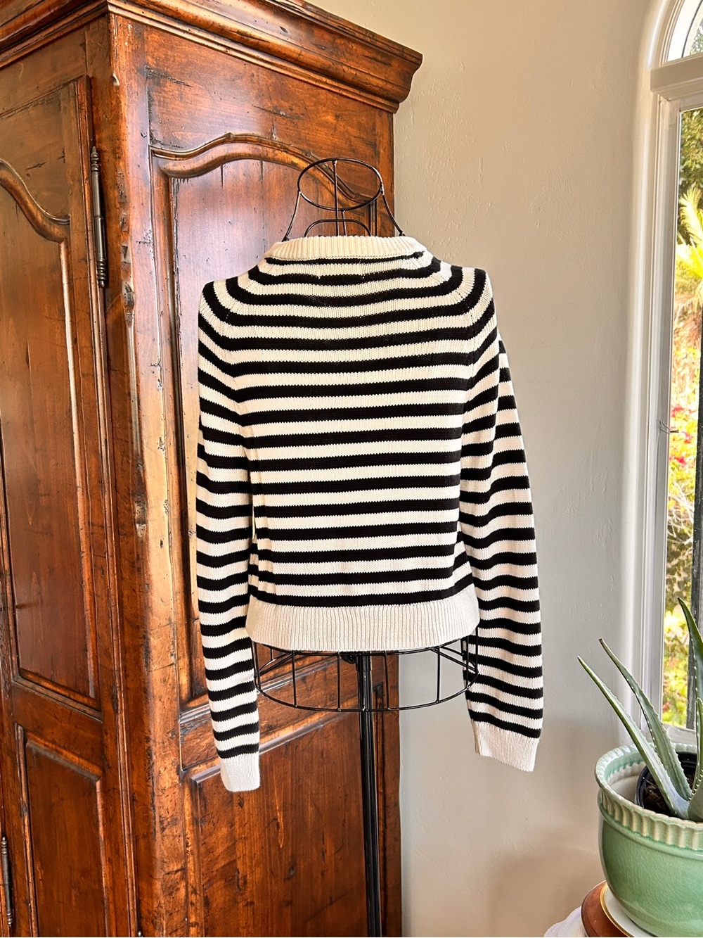 Universal Thread Black & White Striped Button-Front Cardigan NWOT X-Small - Picture 3 of 9